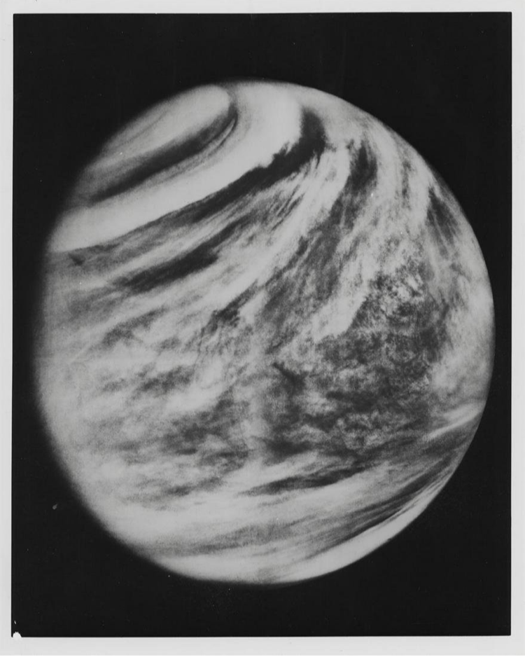 A view of Venus during the first exploration to 2 planets: Mercury & Venus